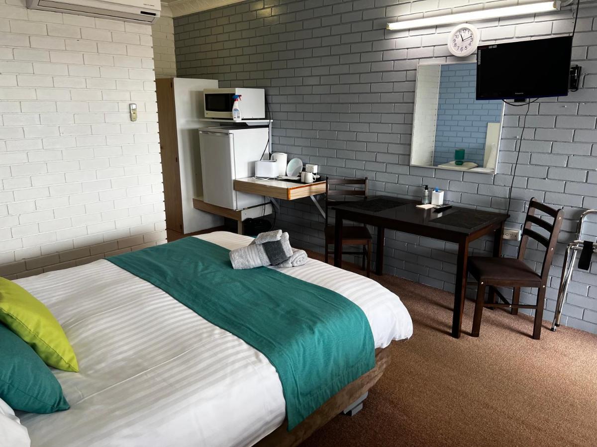 Jillaroo Motor Inn Глен-Иннес Экстерьер фото