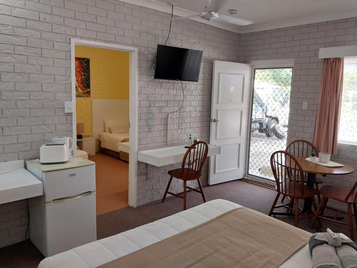 Jillaroo Motor Inn Глен-Иннес Экстерьер фото