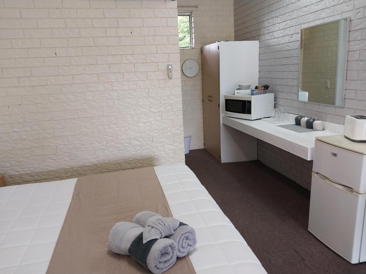 Jillaroo Motor Inn Глен-Иннес Экстерьер фото