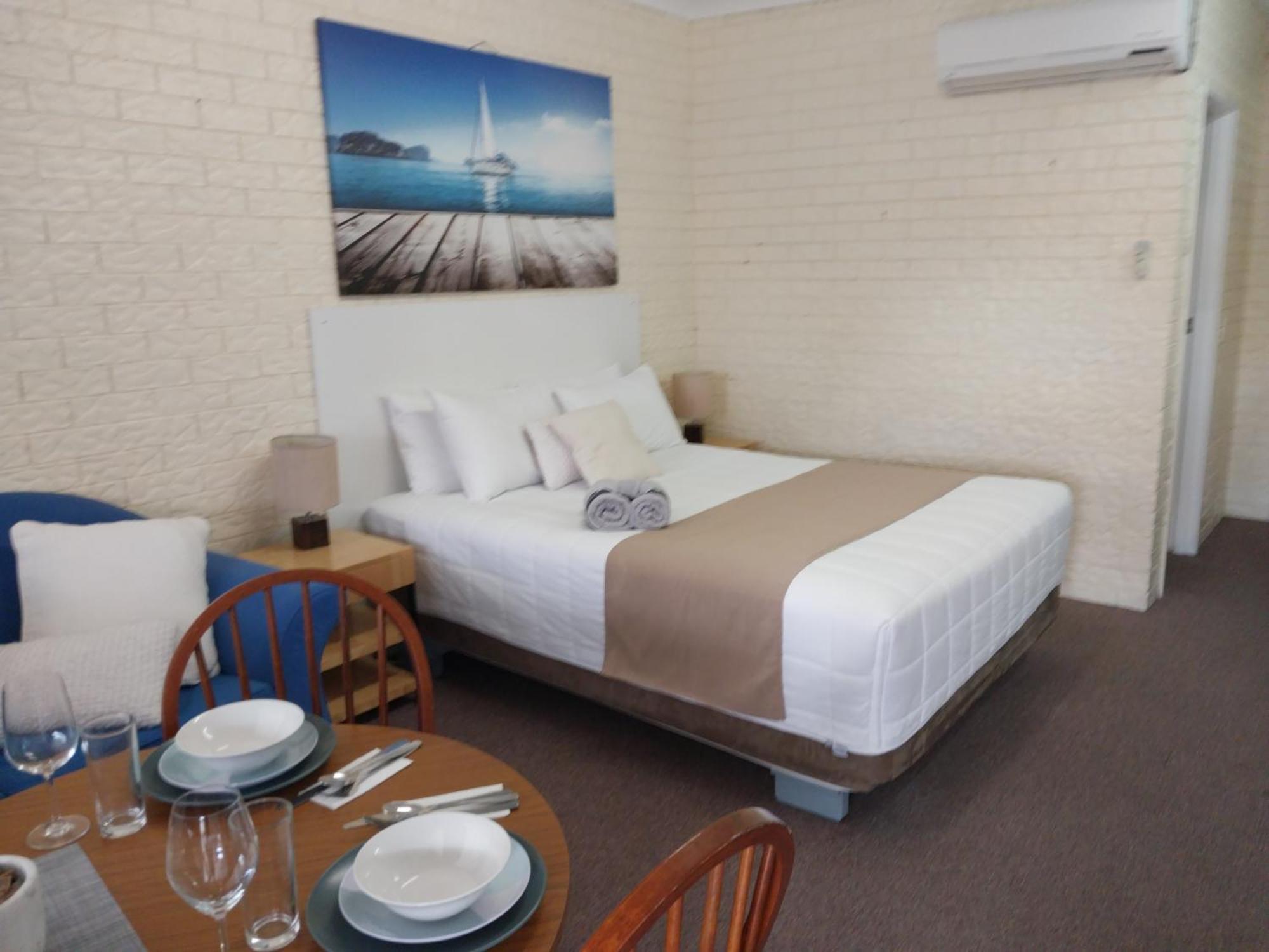 Jillaroo Motor Inn Глен-Иннес Экстерьер фото