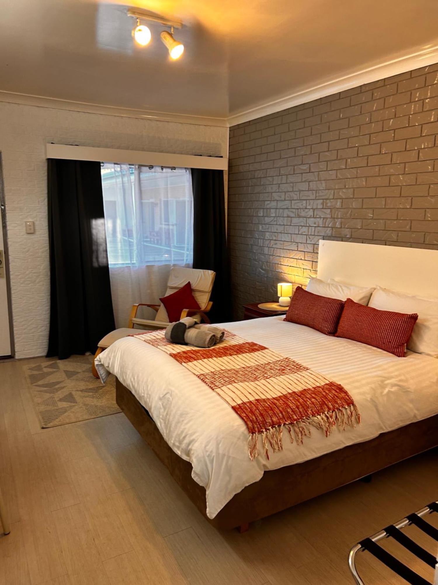 Jillaroo Motor Inn Глен-Иннес Экстерьер фото