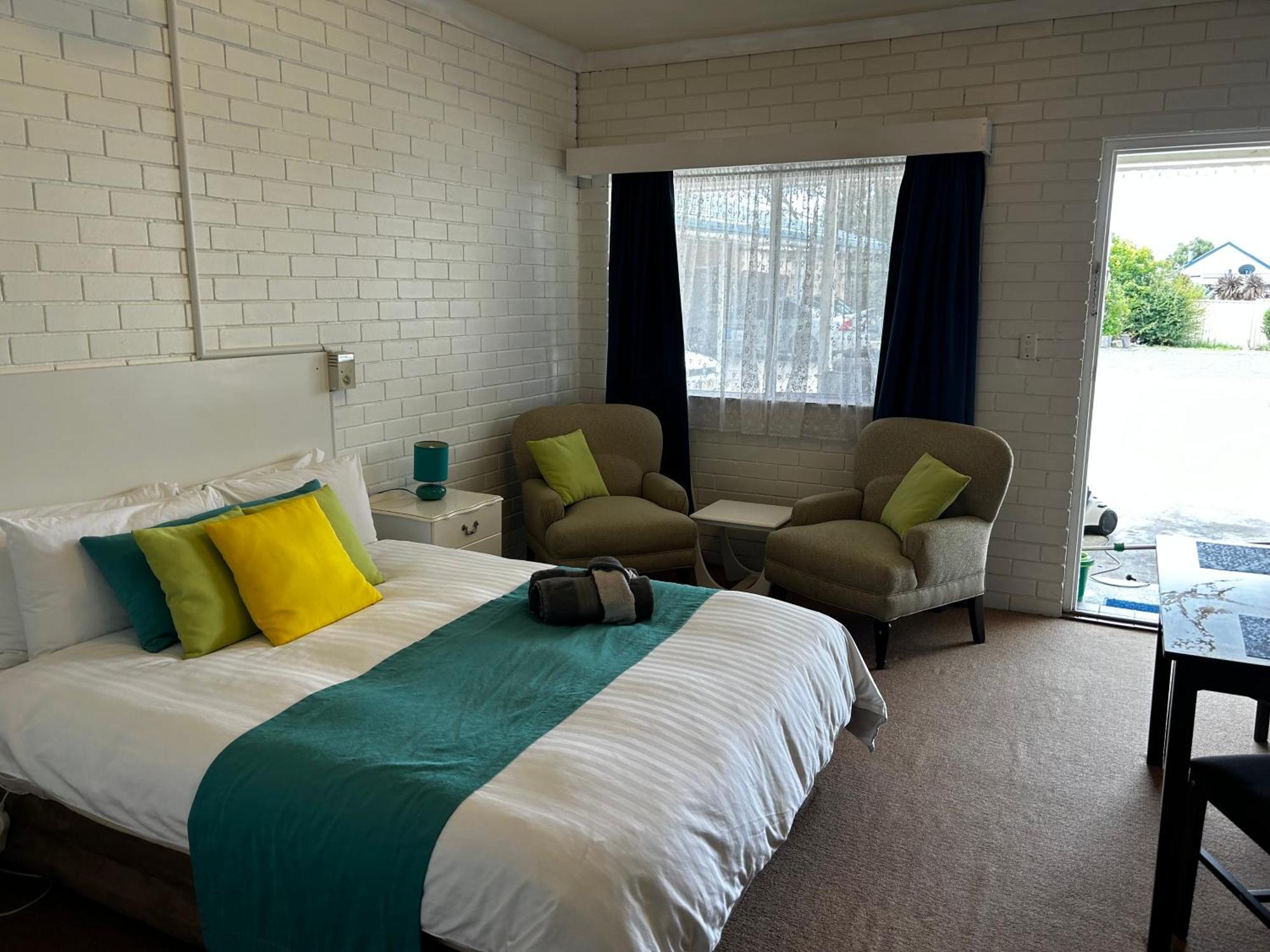 Jillaroo Motor Inn Глен-Иннес Экстерьер фото