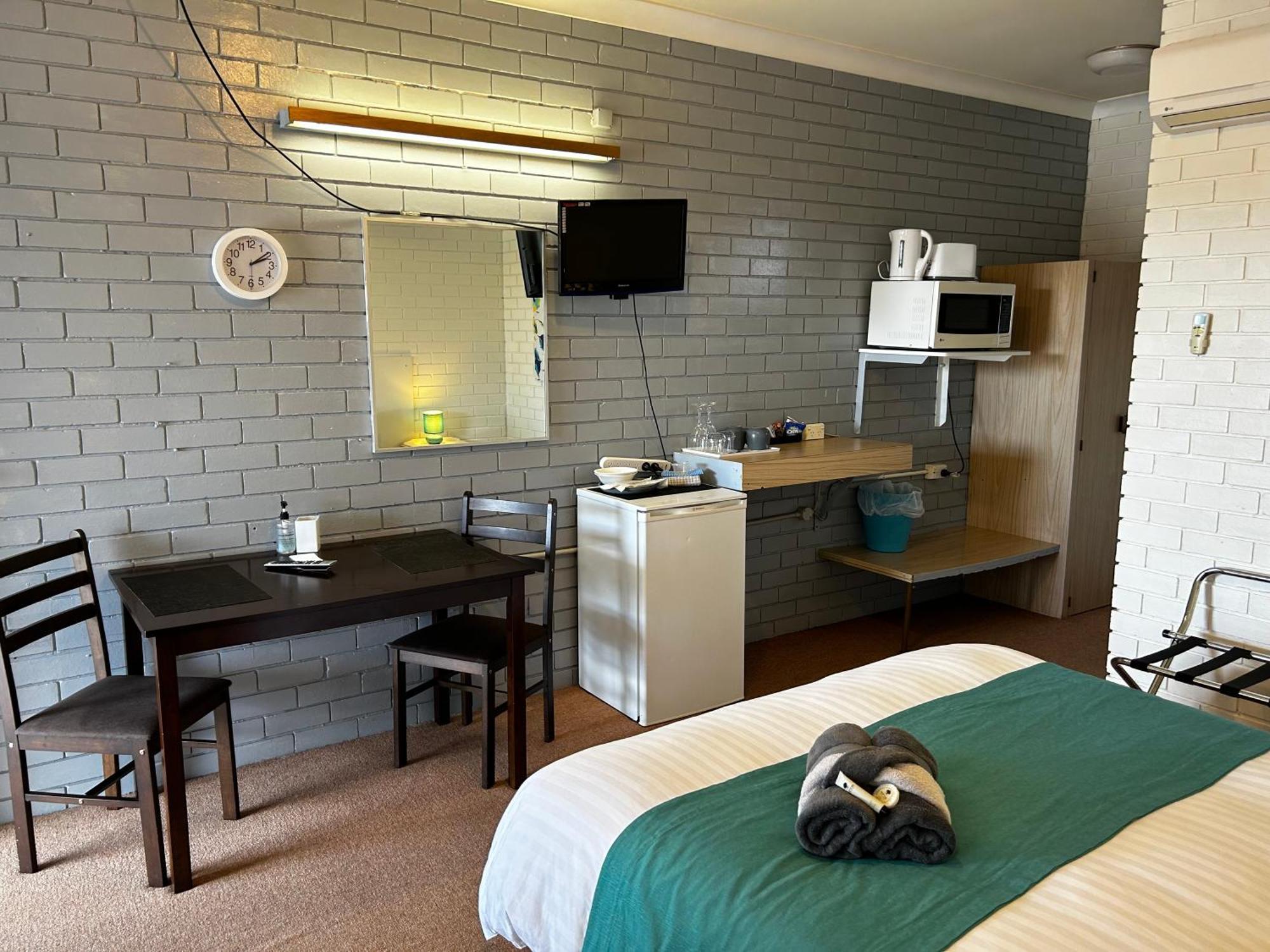 Jillaroo Motor Inn Глен-Иннес Экстерьер фото