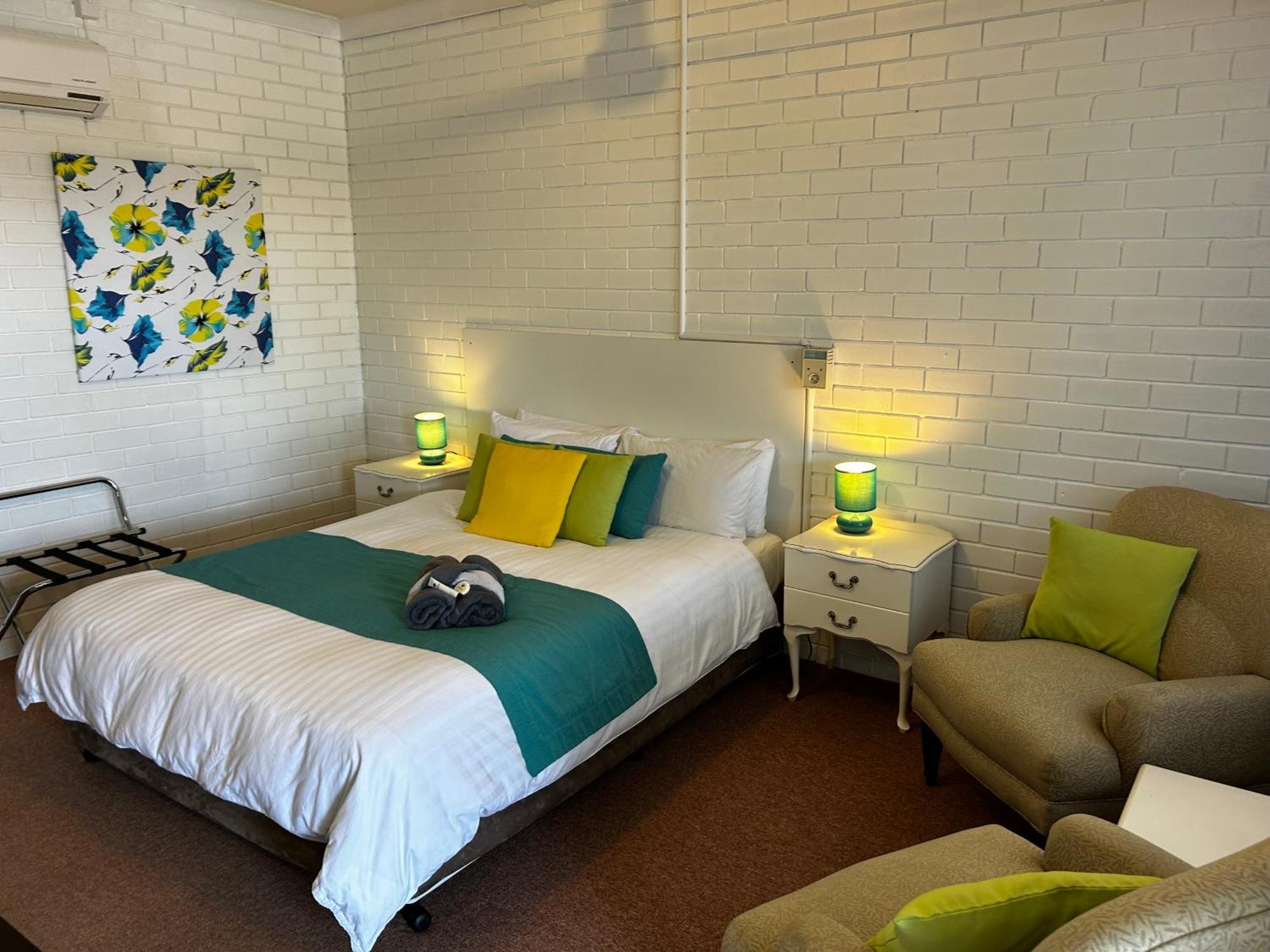 Jillaroo Motor Inn Глен-Иннес Экстерьер фото