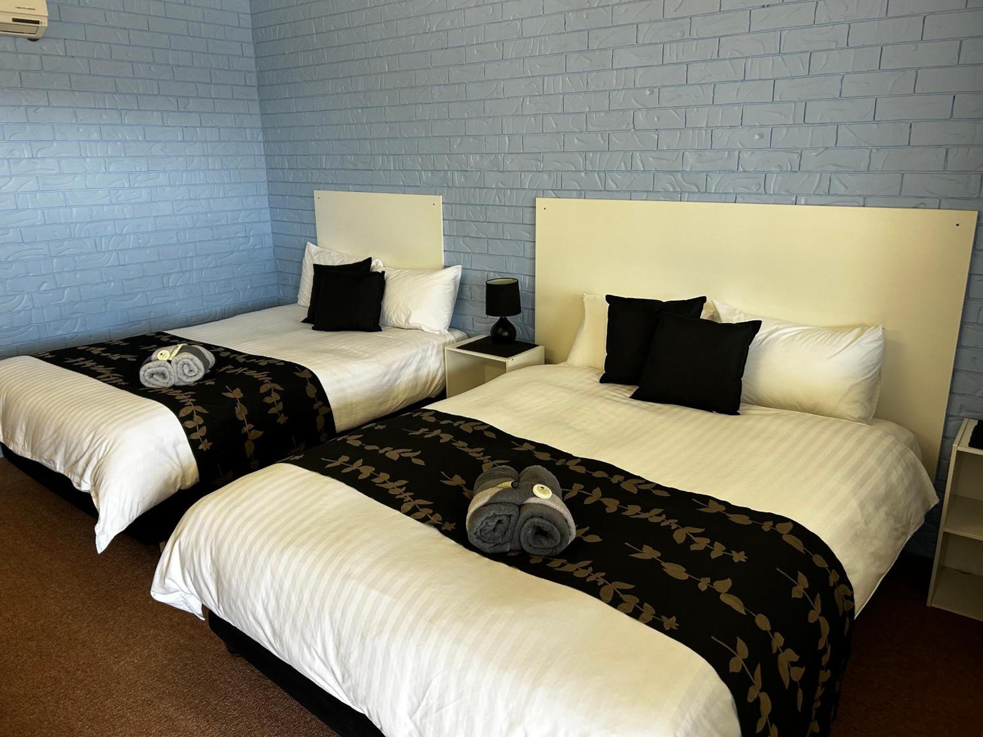 Jillaroo Motor Inn Глен-Иннес Экстерьер фото