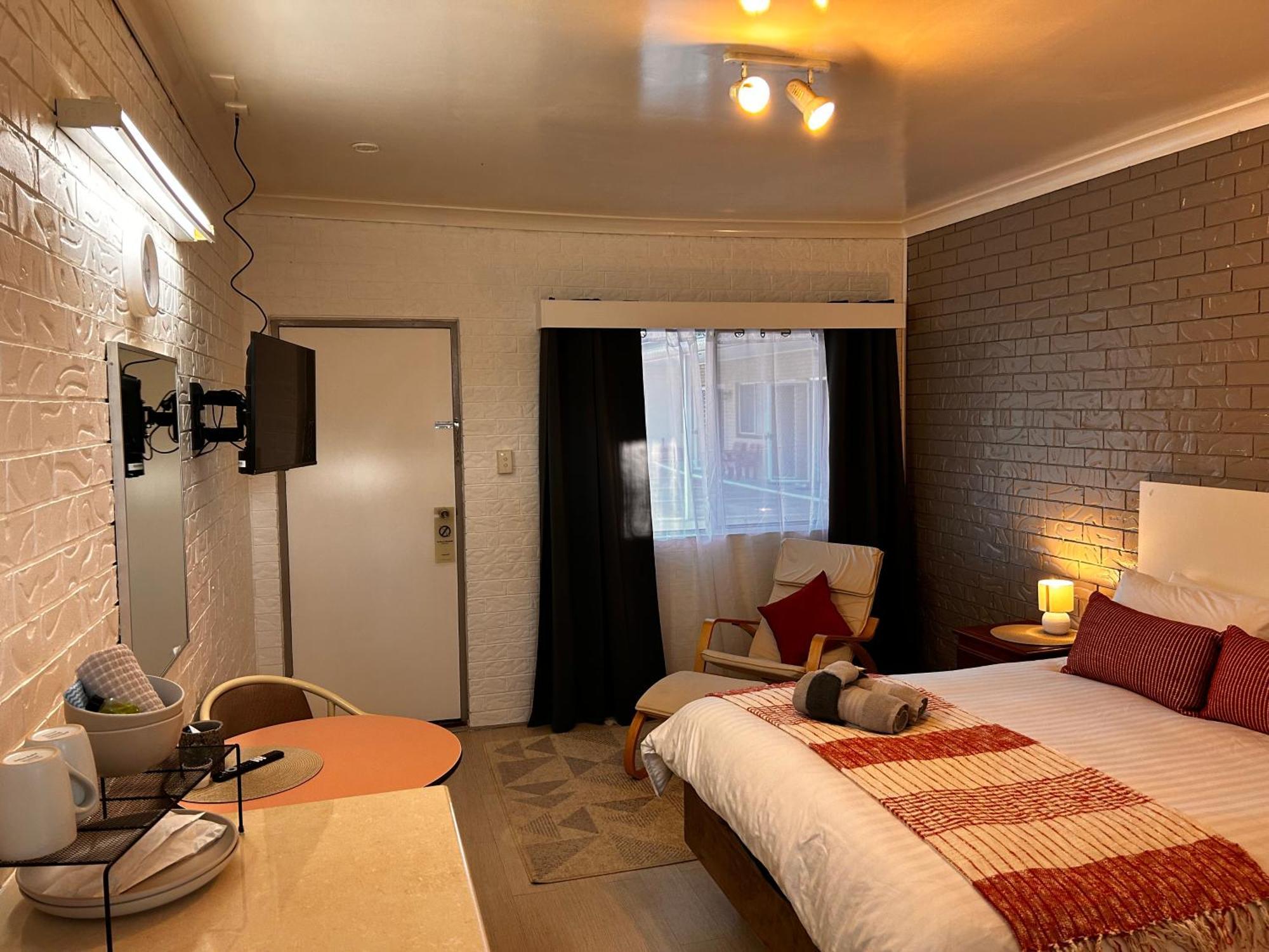 Jillaroo Motor Inn Глен-Иннес Экстерьер фото
