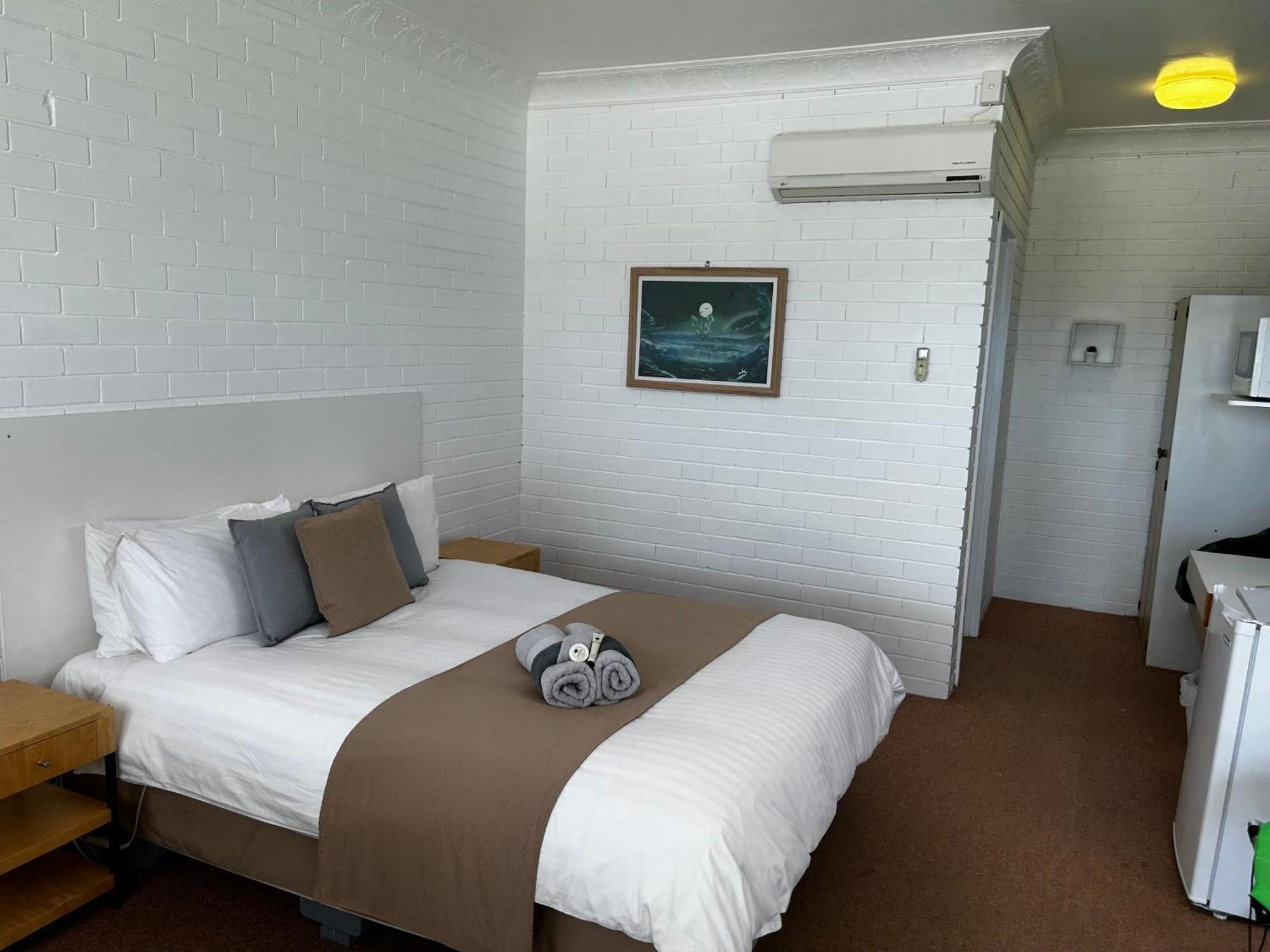 Jillaroo Motor Inn Глен-Иннес Экстерьер фото